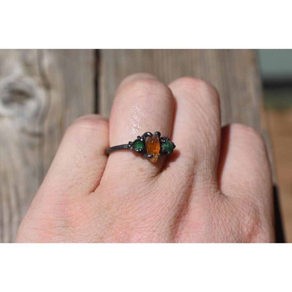 Handcrafted Emerald and Citrine Ring in Dark Silver Band – Unique Bohemian Gemst - Picture 4 of 4